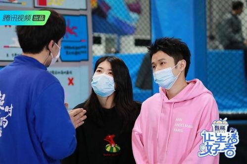 漂亮姐妹吃瓜视频,漂亮姐妹们的吃瓜盛宴