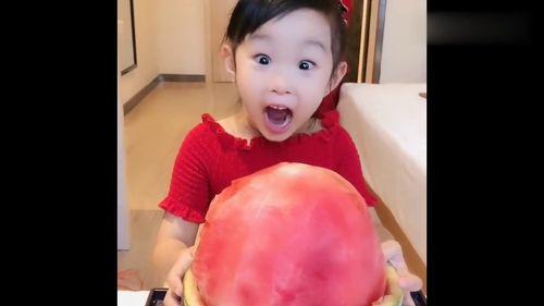 小妹妹吃瓜,小妹妹的甜蜜瓜果时光