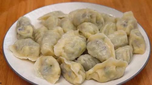 立秋吃瓜馅饺子,品尝瓜馅饺子，感受秋收喜悦