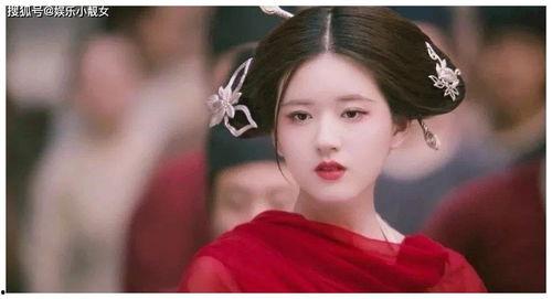 赵露思 吃自己瓜