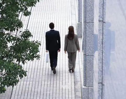 吃瓜戴璐视频,揭秘娱乐圈背后的真相