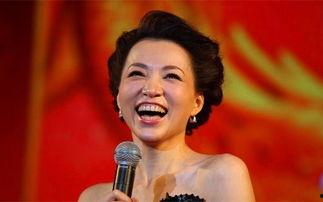 董卿吃瓜啥意思