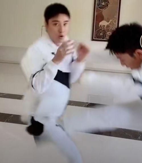 吃瓜群众贾乃亮视频