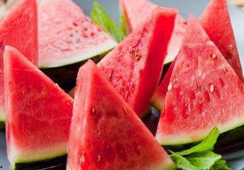 吃瓜能喝茶吗,夏日消暑新风尚