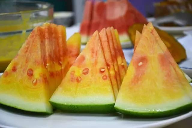 吃彩虹瓜的视频,缤纷色彩，甜蜜滋味一网打尽