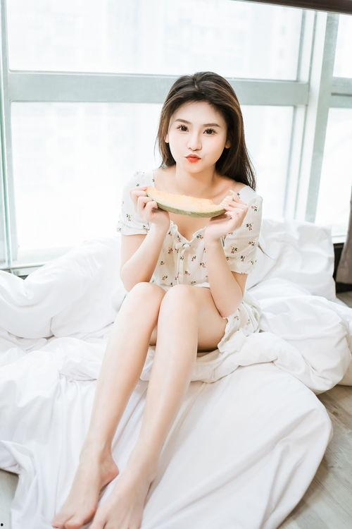 娇媚婷儿吃瓜,揭秘娱乐圈幕后故事