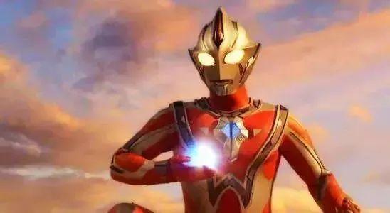 大宝贝奥特曼吃瓜