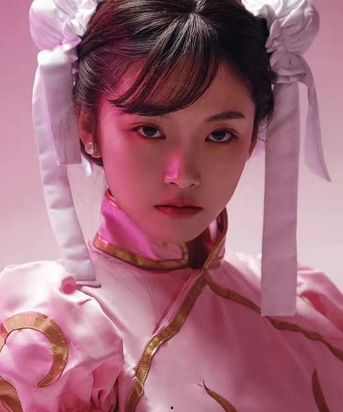 春丽吃瓜,瓜香四溢，欢乐无限